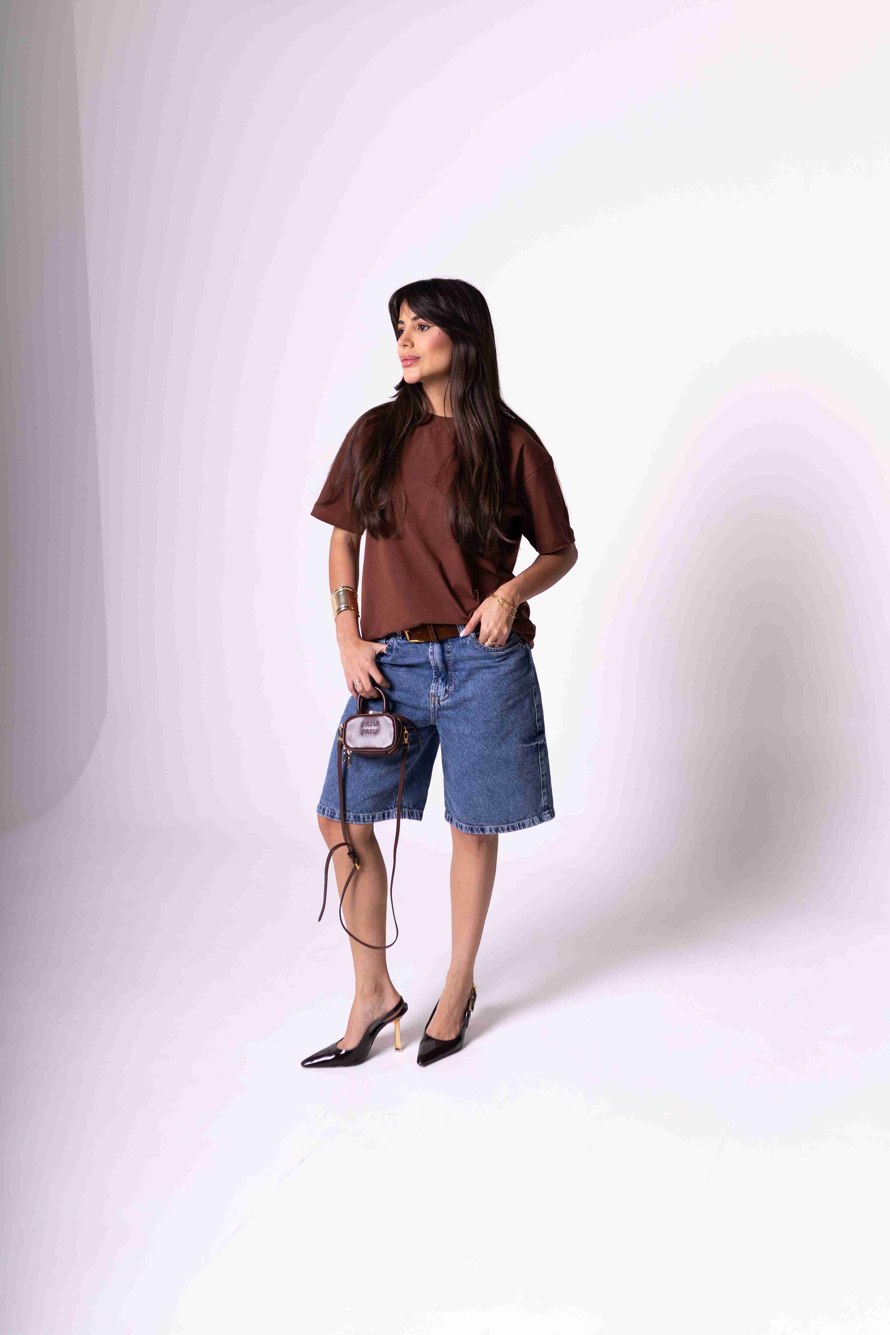 T-Shirt Oversized Feminina Algodão Egípcio - Marrom Imagem principal do produto