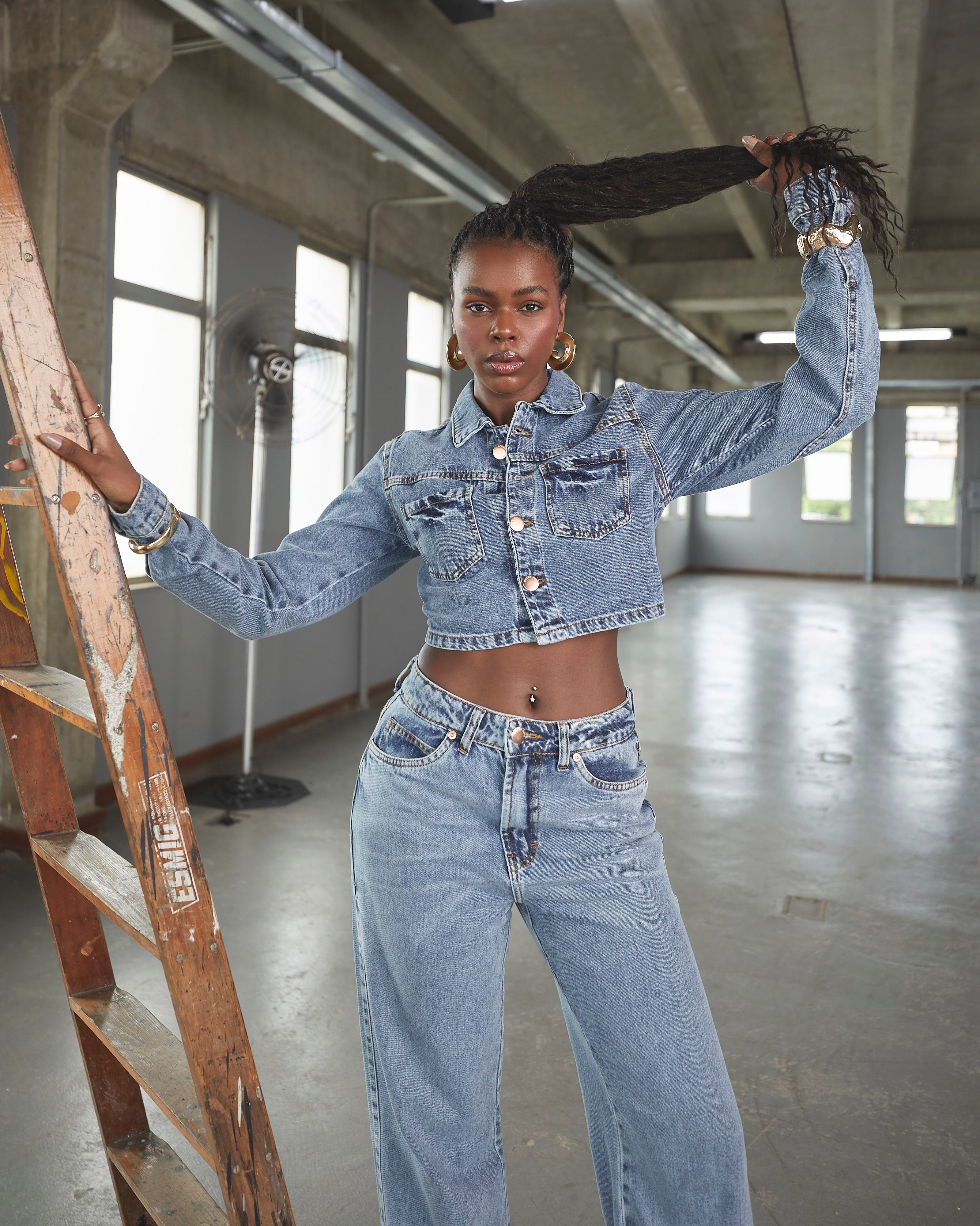 Jaqueta Cropped Catena - Jeans Marmorizado Imagem principal do produto