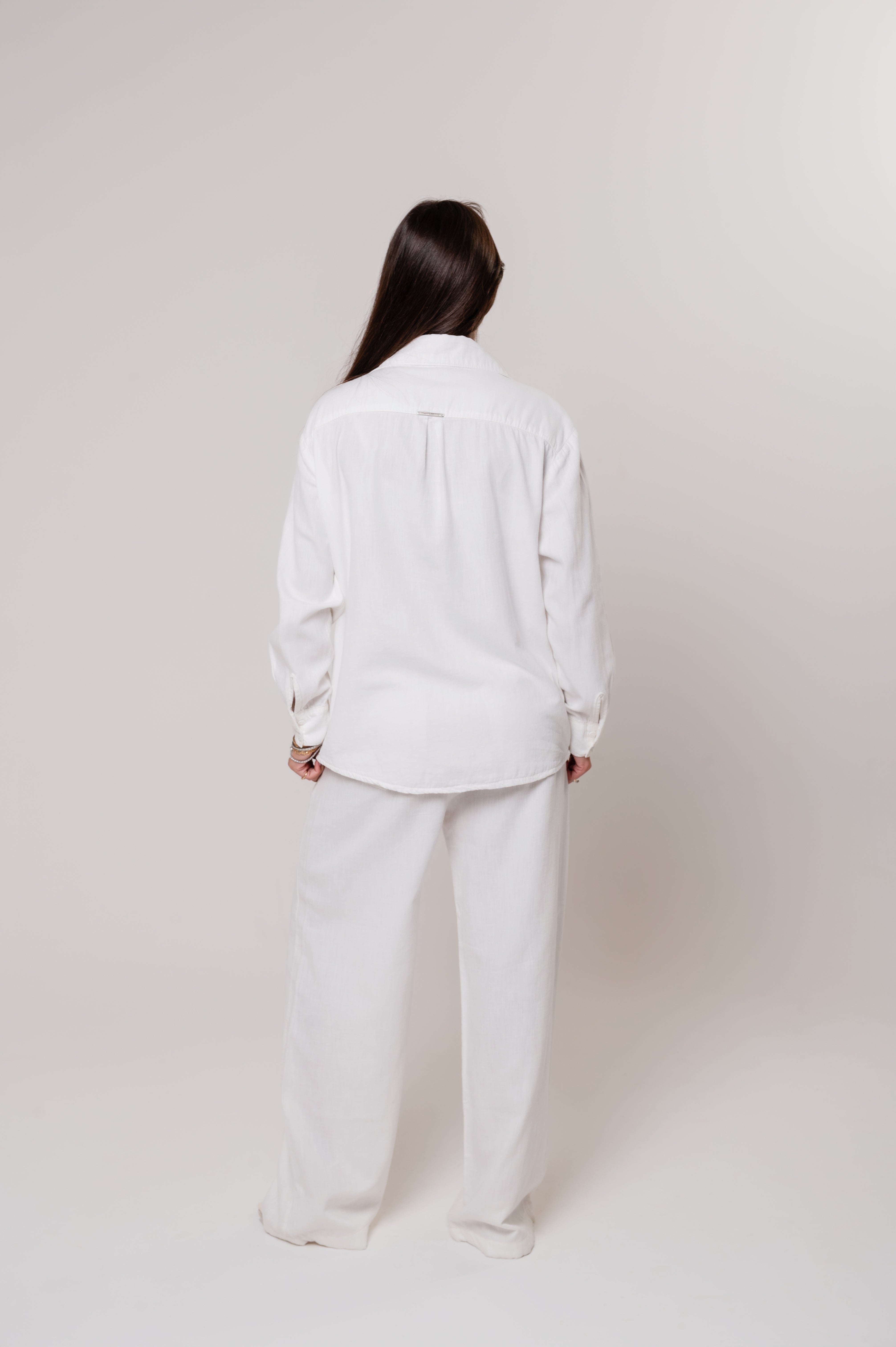 Calça Viscolinho com Botão Branca Imagem secundária do produto