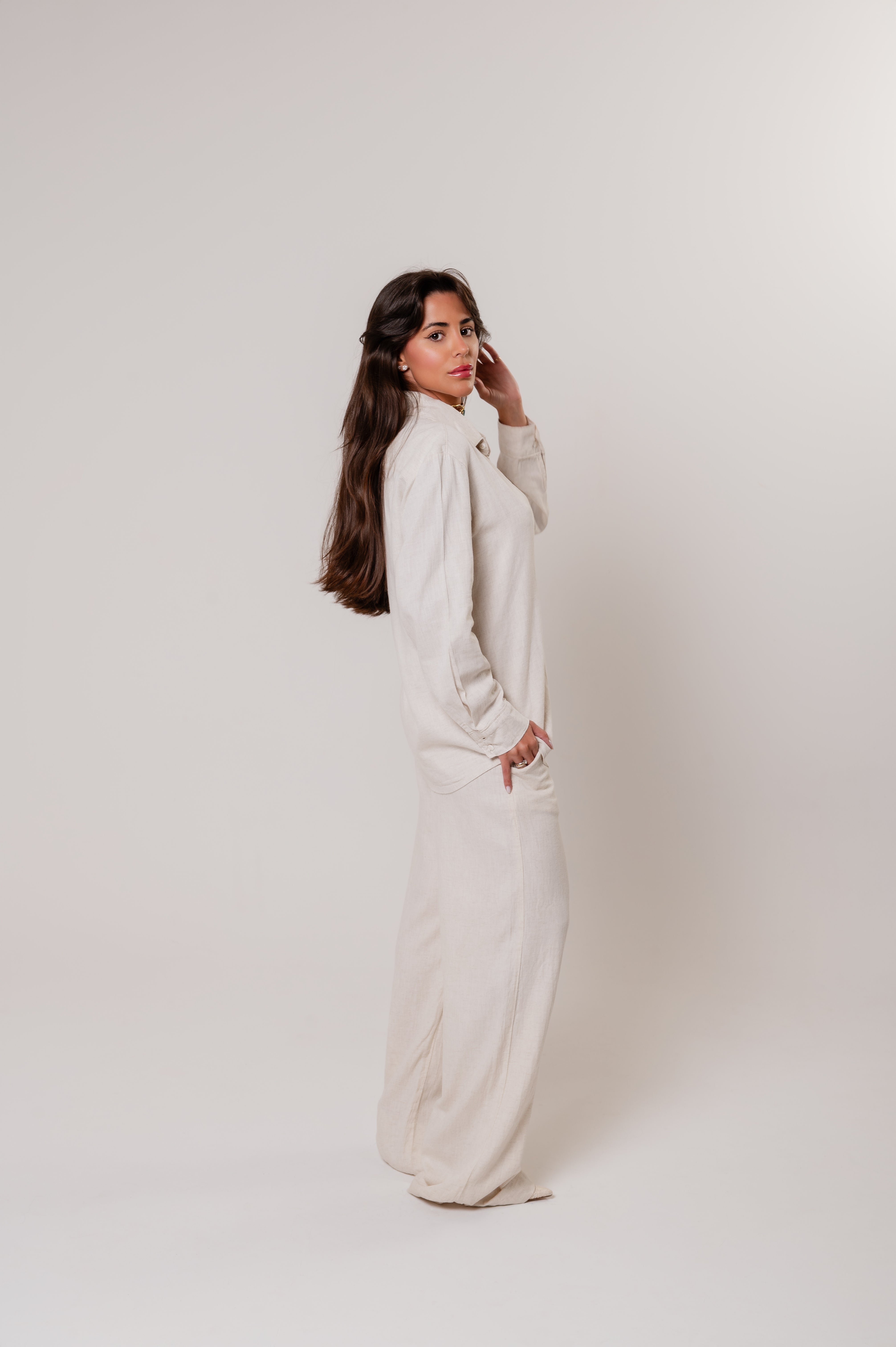 Calça Viscolinho com Botão Cru Imagem secundária do produto