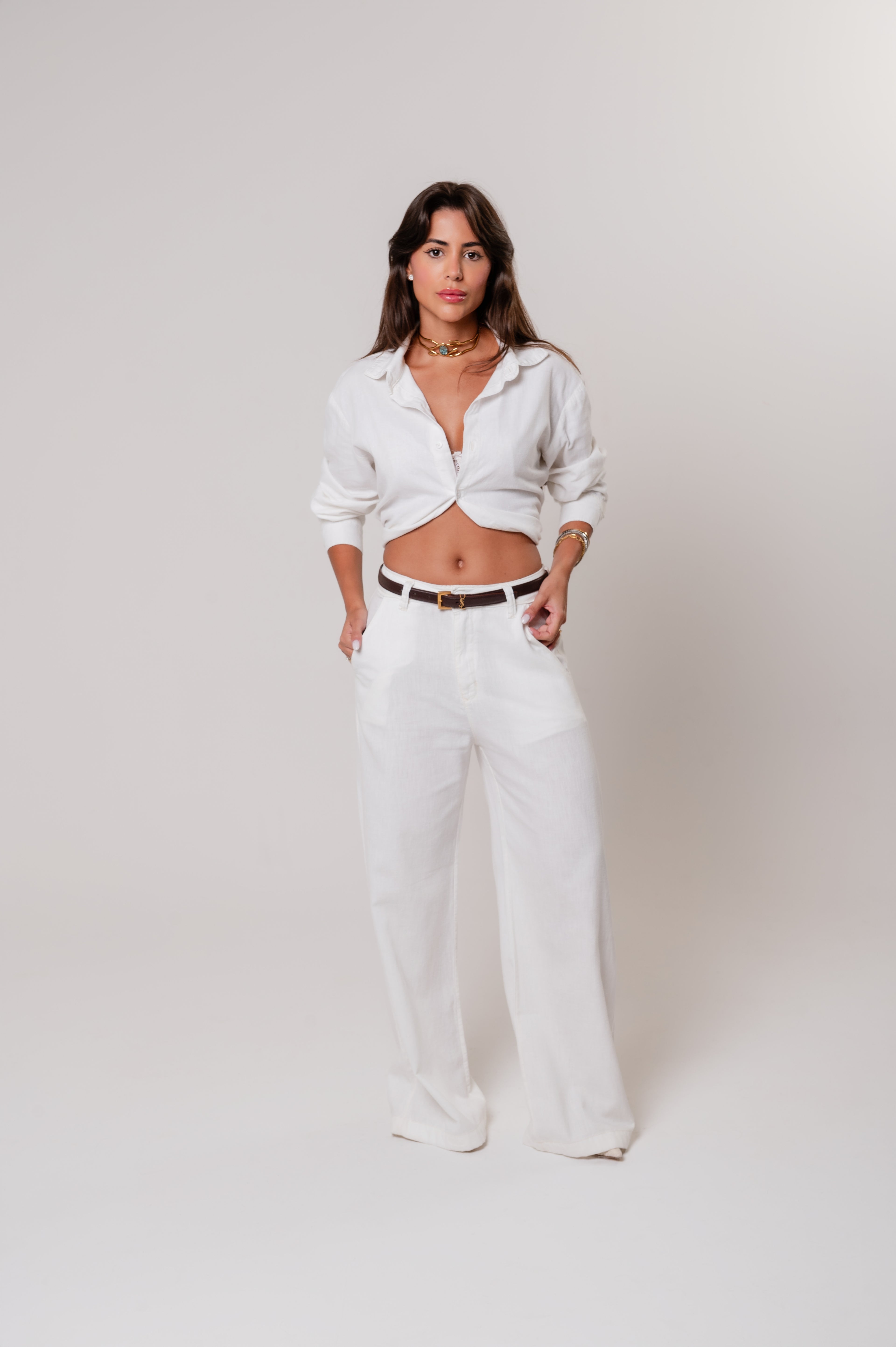 Calça Viscolinho com Botão Branca
