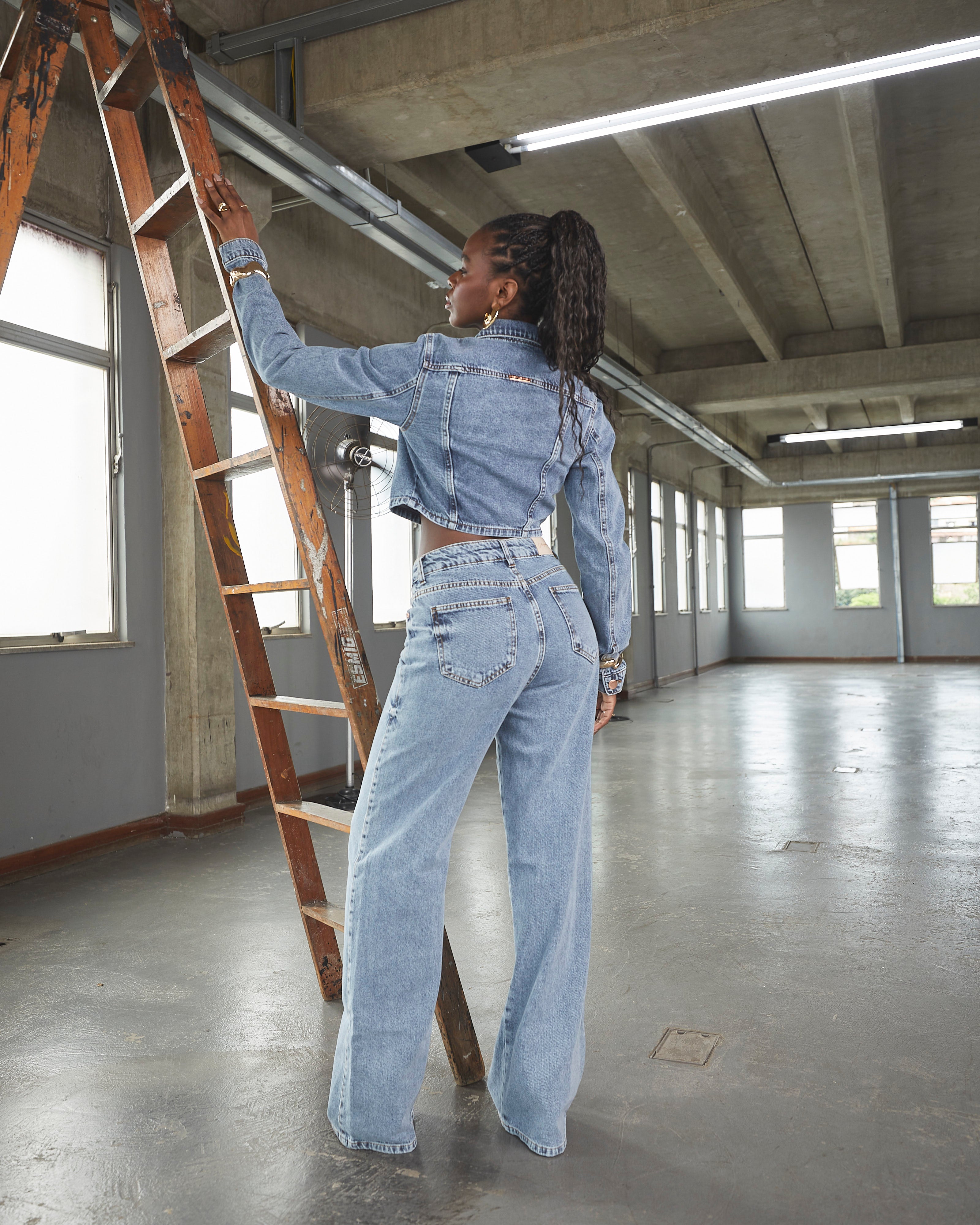 Jaqueta Cropped Catena - Jeans Marmorizado Imagem secundária do produto