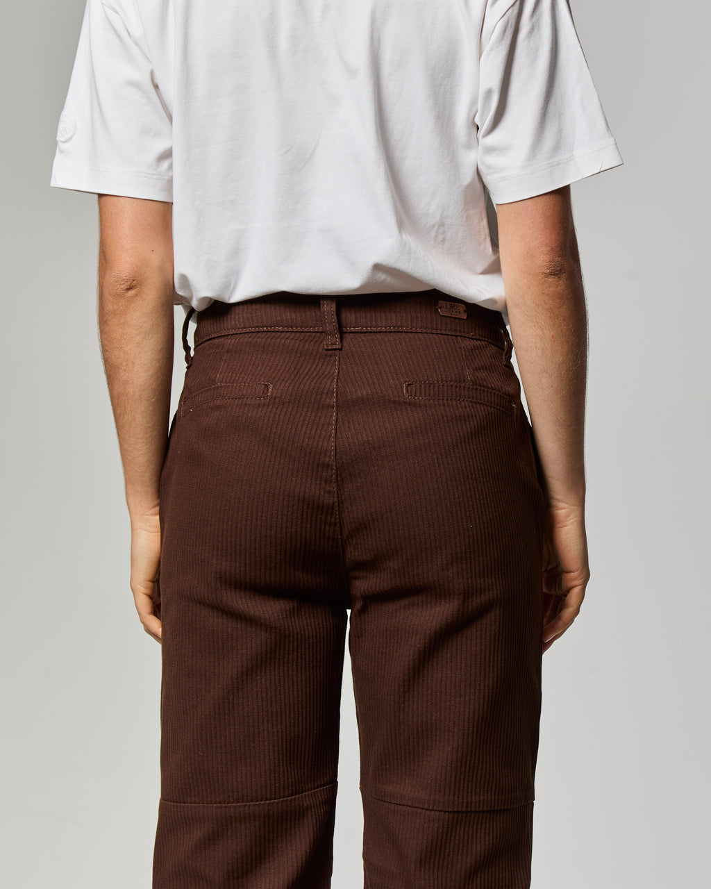 Calça Reta com Textura - Marrom