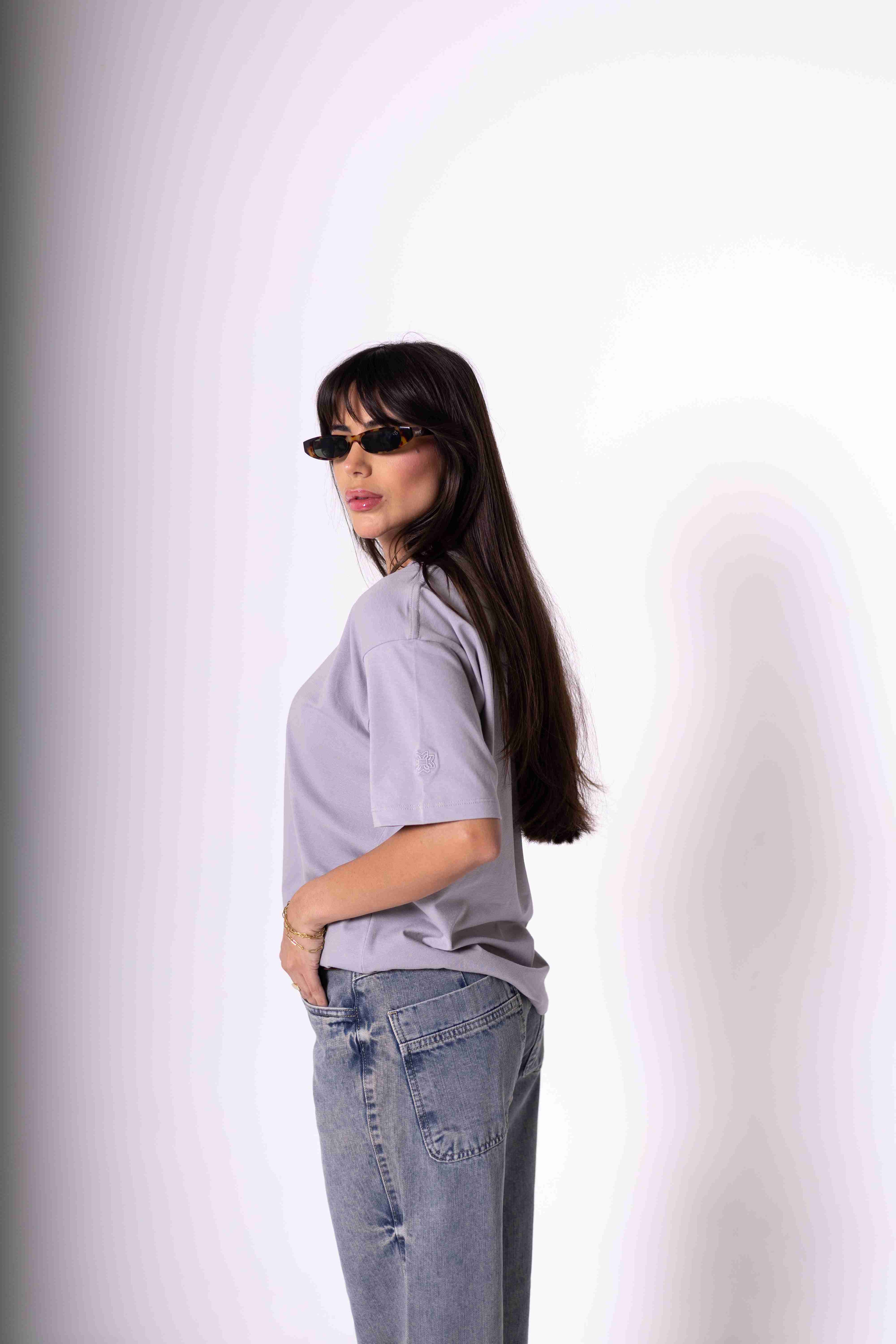 T-Shirt Oversized Feminina Algodão Egípcio - Cinza