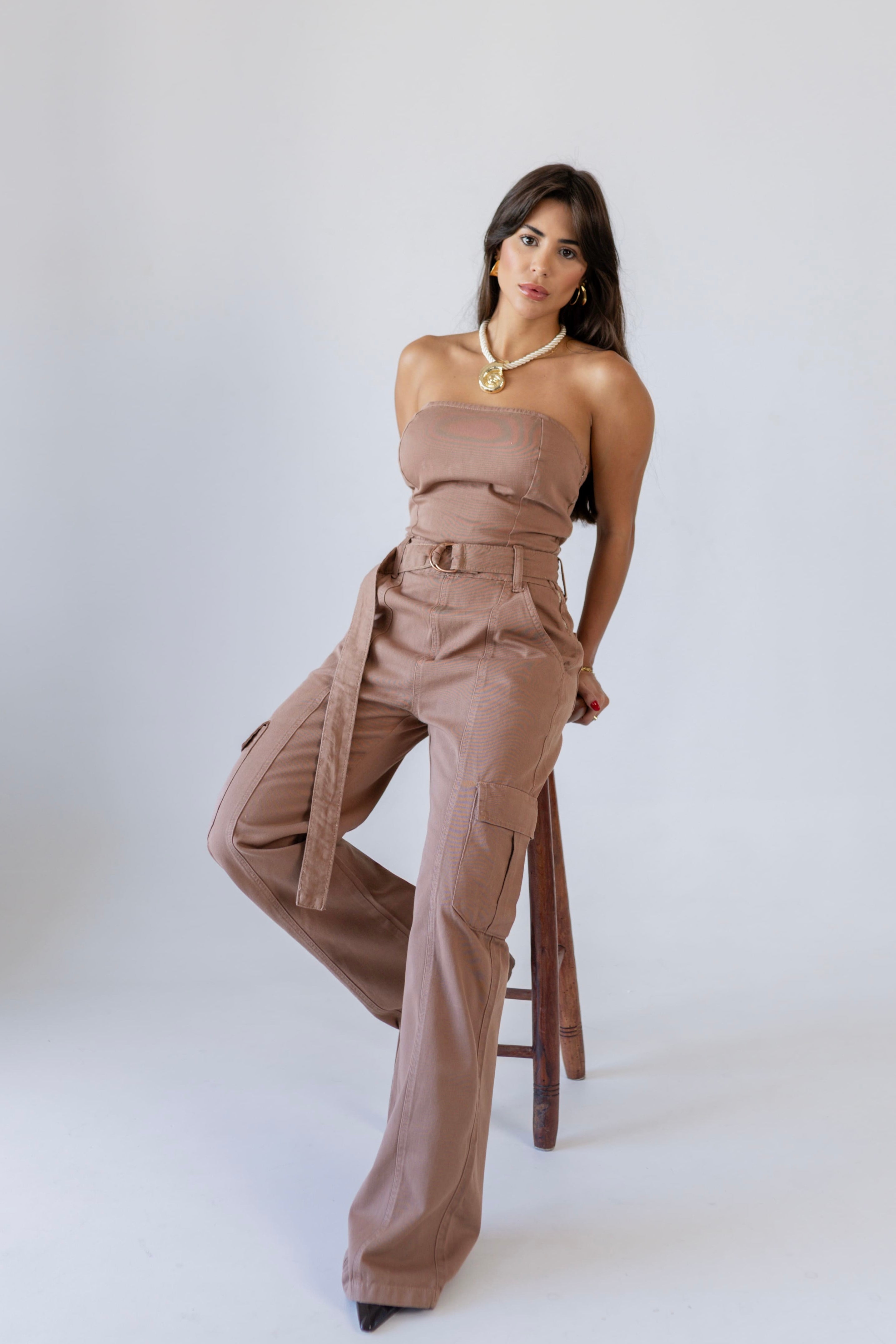 Macacão Chicago Marrom Mocha Mousse Imagem secundária do produto